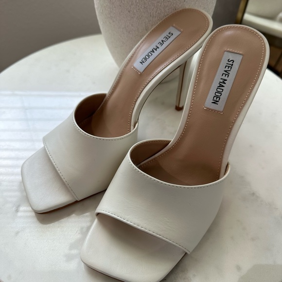 BRAND NEW, NEVER WORN STEVE MADDEN ALL WHITE SQUARE TOE HEELS - Picture 2 of 5